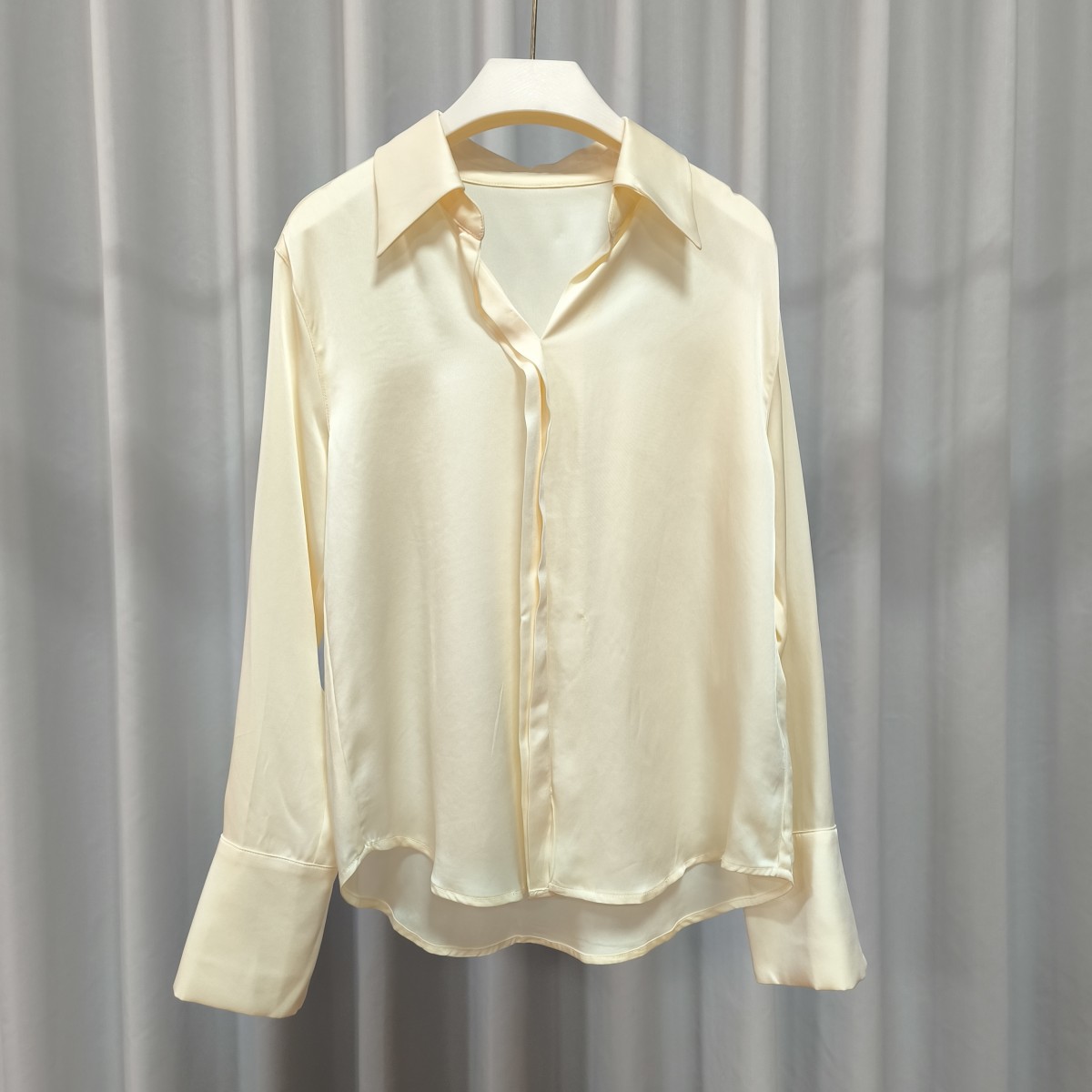 Y671-5  女装时尚春季简约长袖衬衫米白色QHN8029