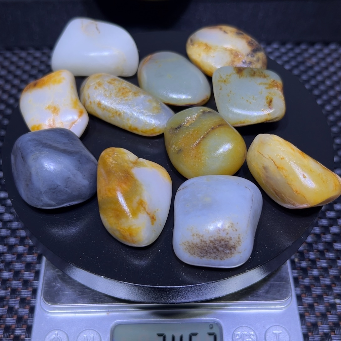 似***丶和田玉（子料）未镶嵌吊坠(不含链)246克