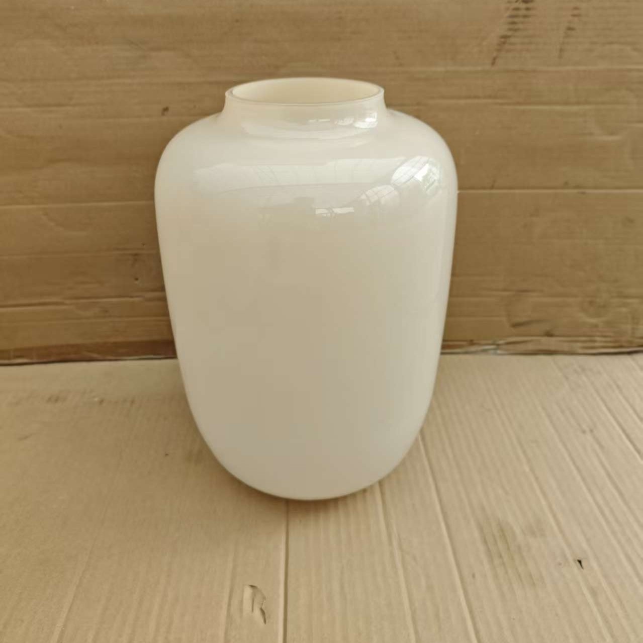 客厅落地摆放酒店大堂（巨大花瓶有气泡杂质属于人工吹制的痕迹）