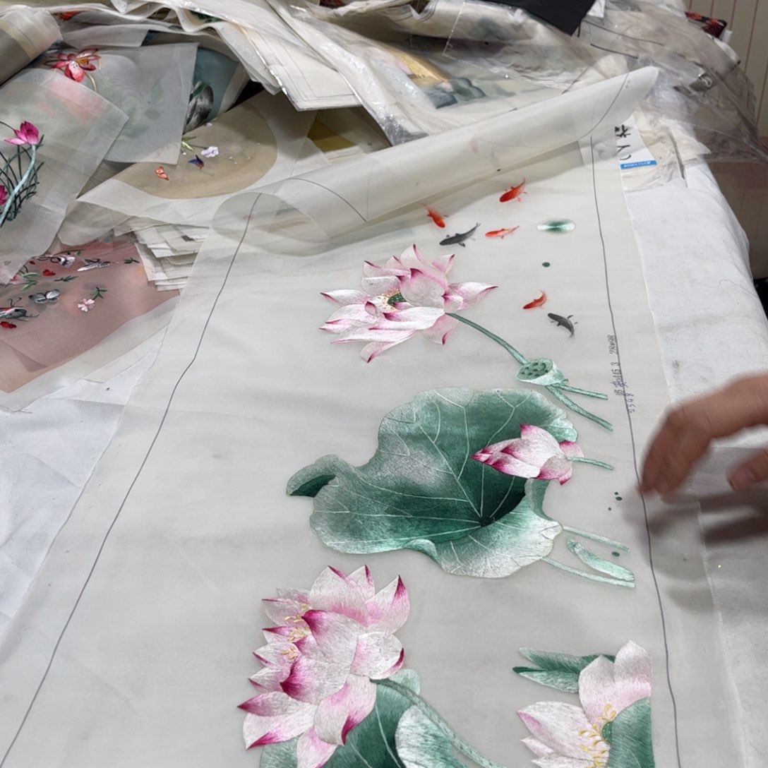 刺绣纯手工巧克力礼盒