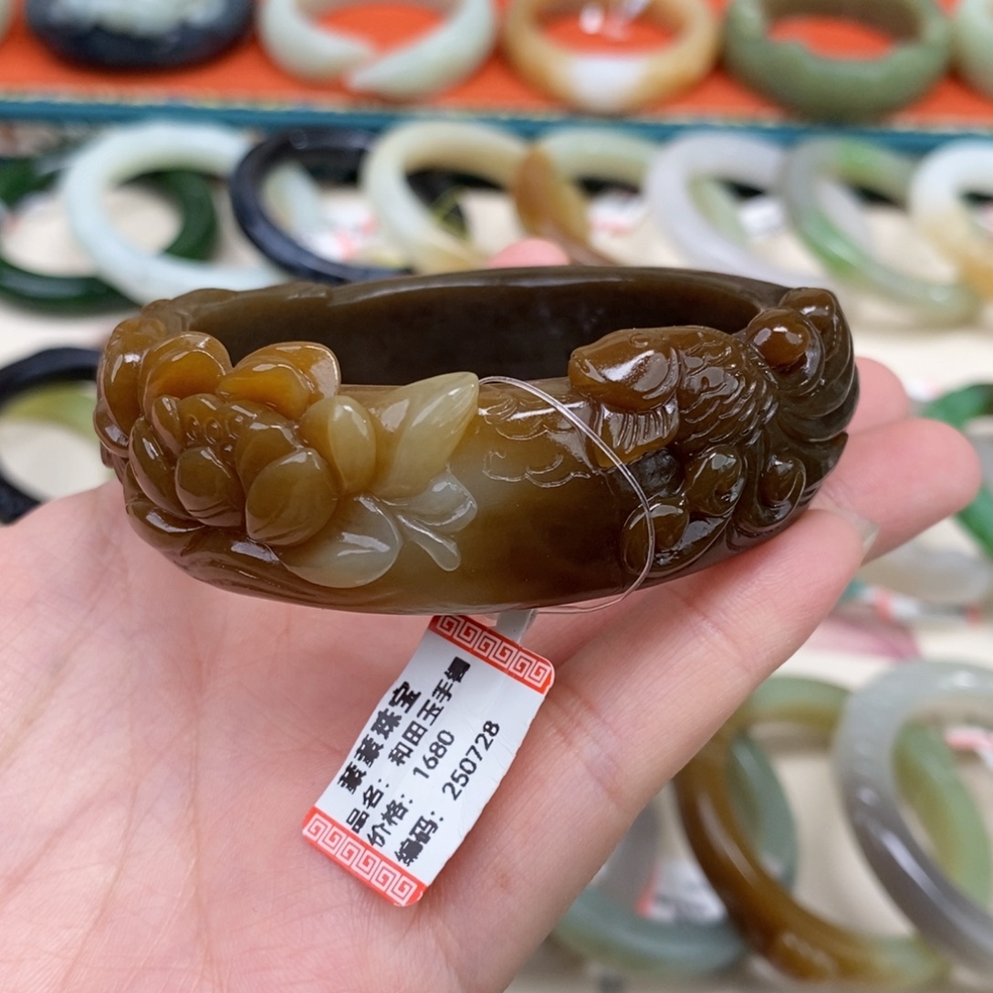 美***光和田玉手镯未镶嵌59