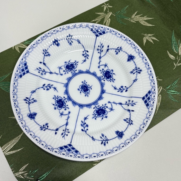 22cm唐草棕榈平盘盘子高温白瓷青花深盘家用复古餐具菜盘汤盘设计