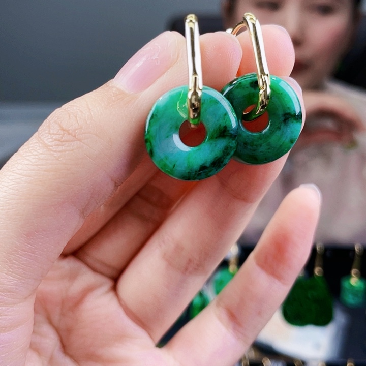 翡翠耳饰未镶嵌饰品