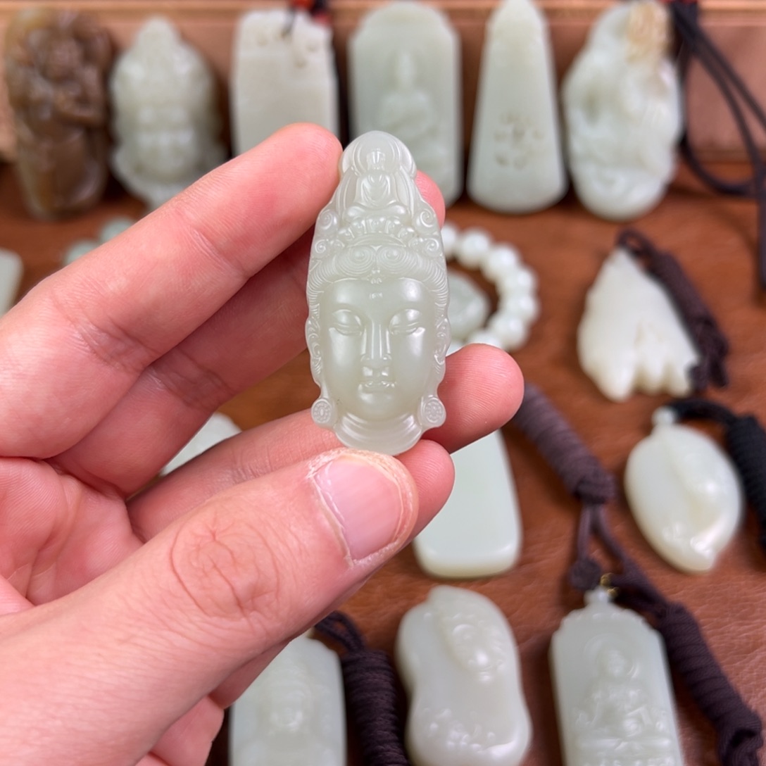 和田玉（青白玉）未镶嵌颈饰