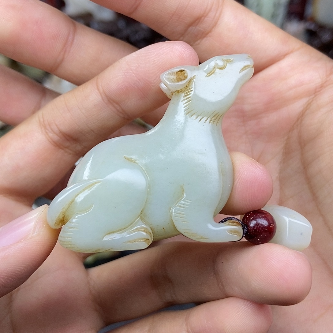 和田玉未镶嵌把件