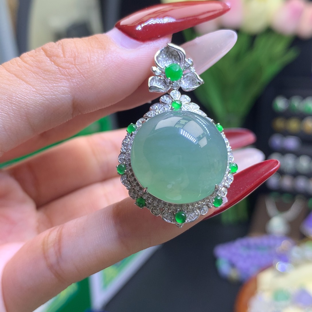 翡翠颈饰18K金镶嵌天然