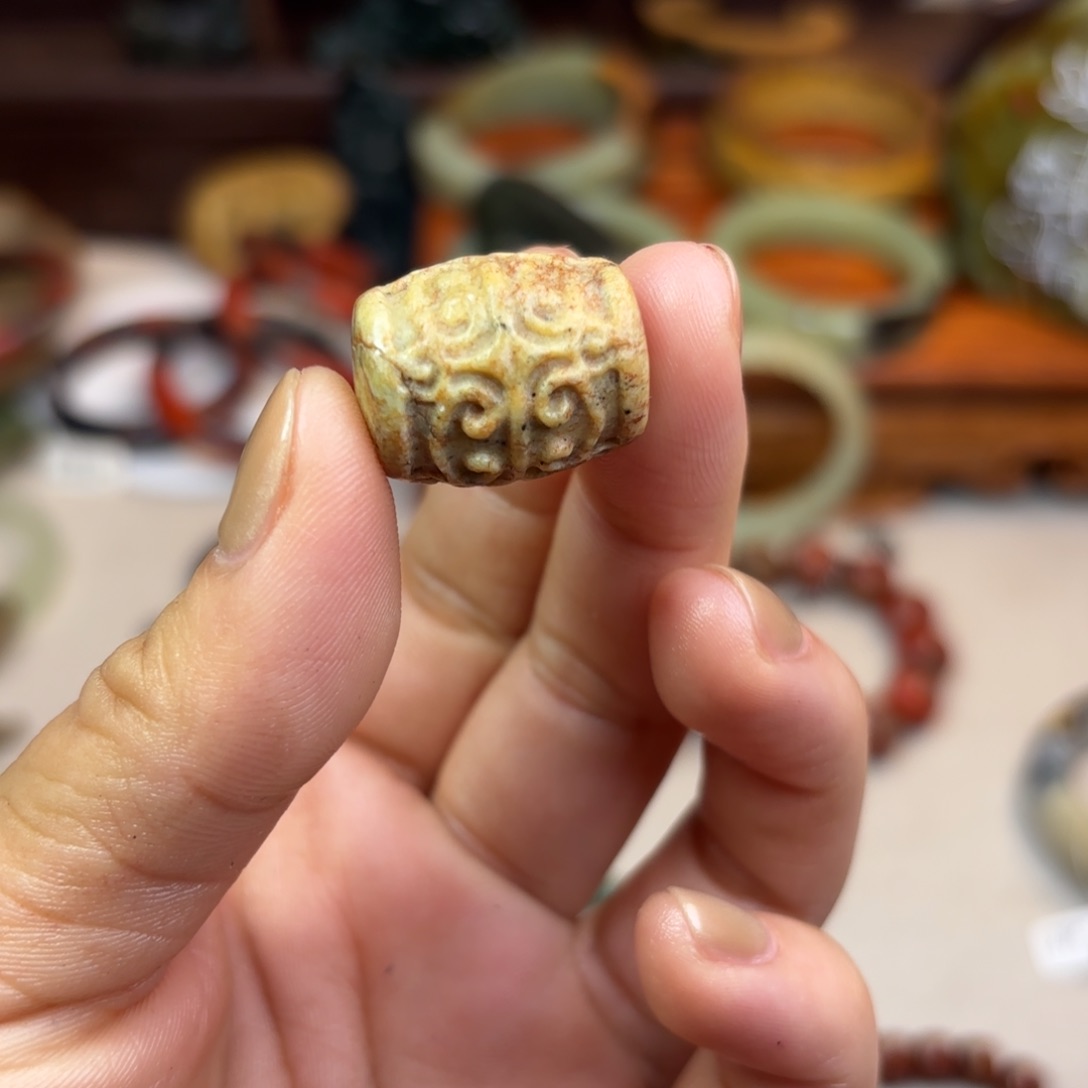 岫岩河磨玉（透闪石质玉）颈饰未镶嵌