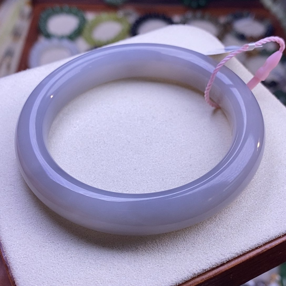 颈饰未镶嵌和田玉毕业级老坑料冰烟紫手镯56