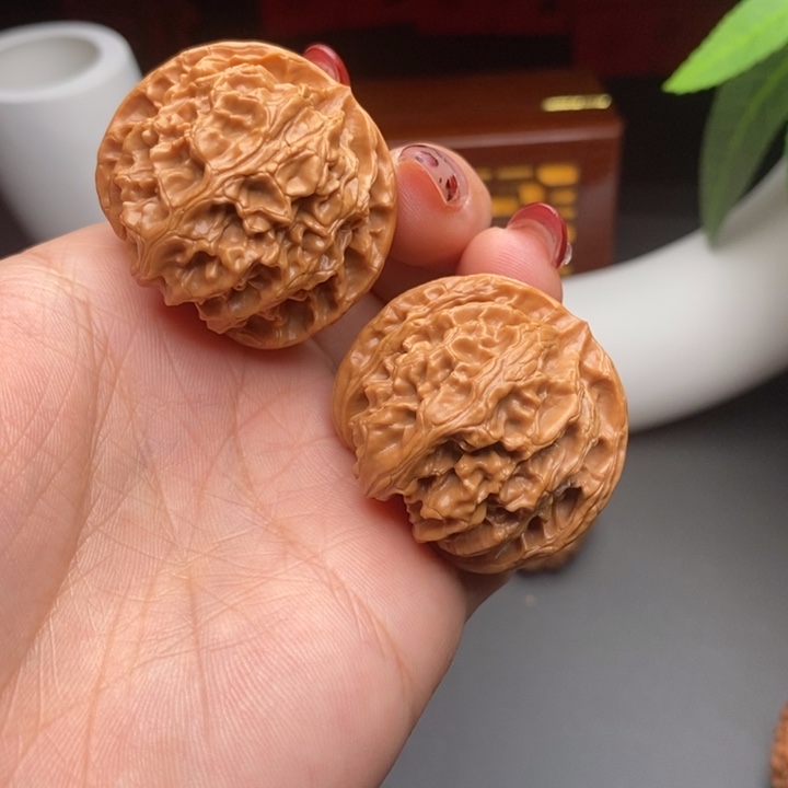 文玩核桃把件苹果园狮子头