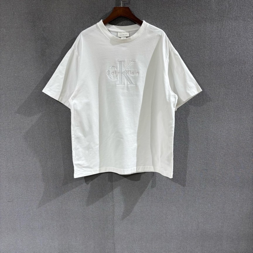 99新 maje  Calvin Klein（pm）刺绣logo白色短袖 s码/9380