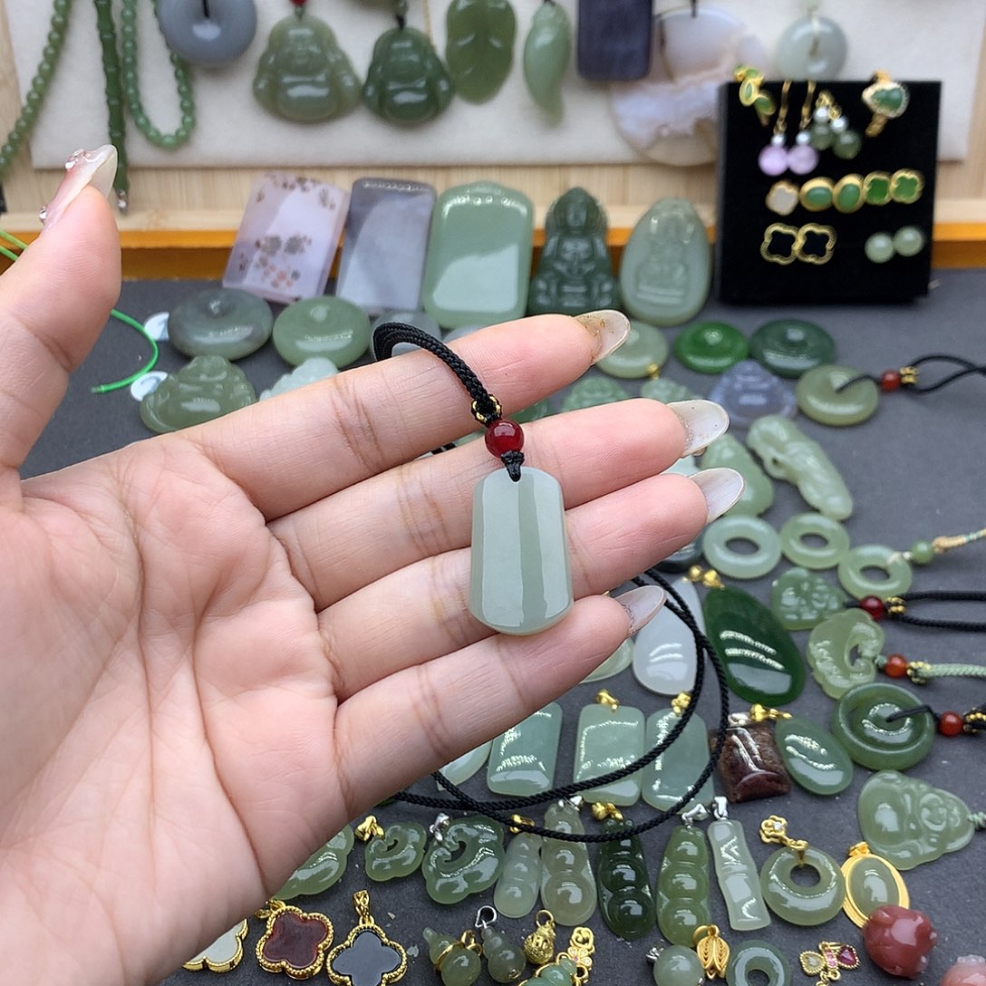 和田玉吊坠(不含链)未镶嵌