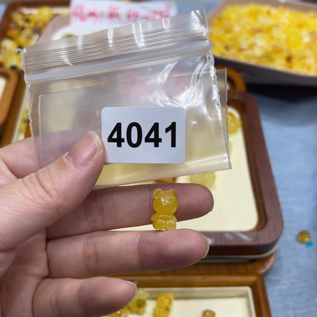 琥珀珠宝奇石未镶嵌