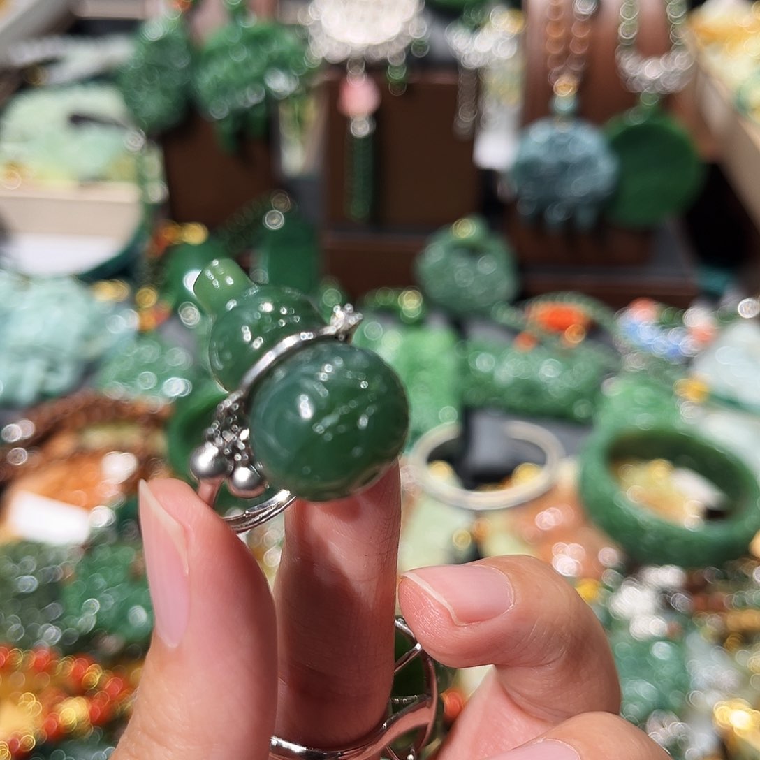 未镶嵌岫玉毛衣链