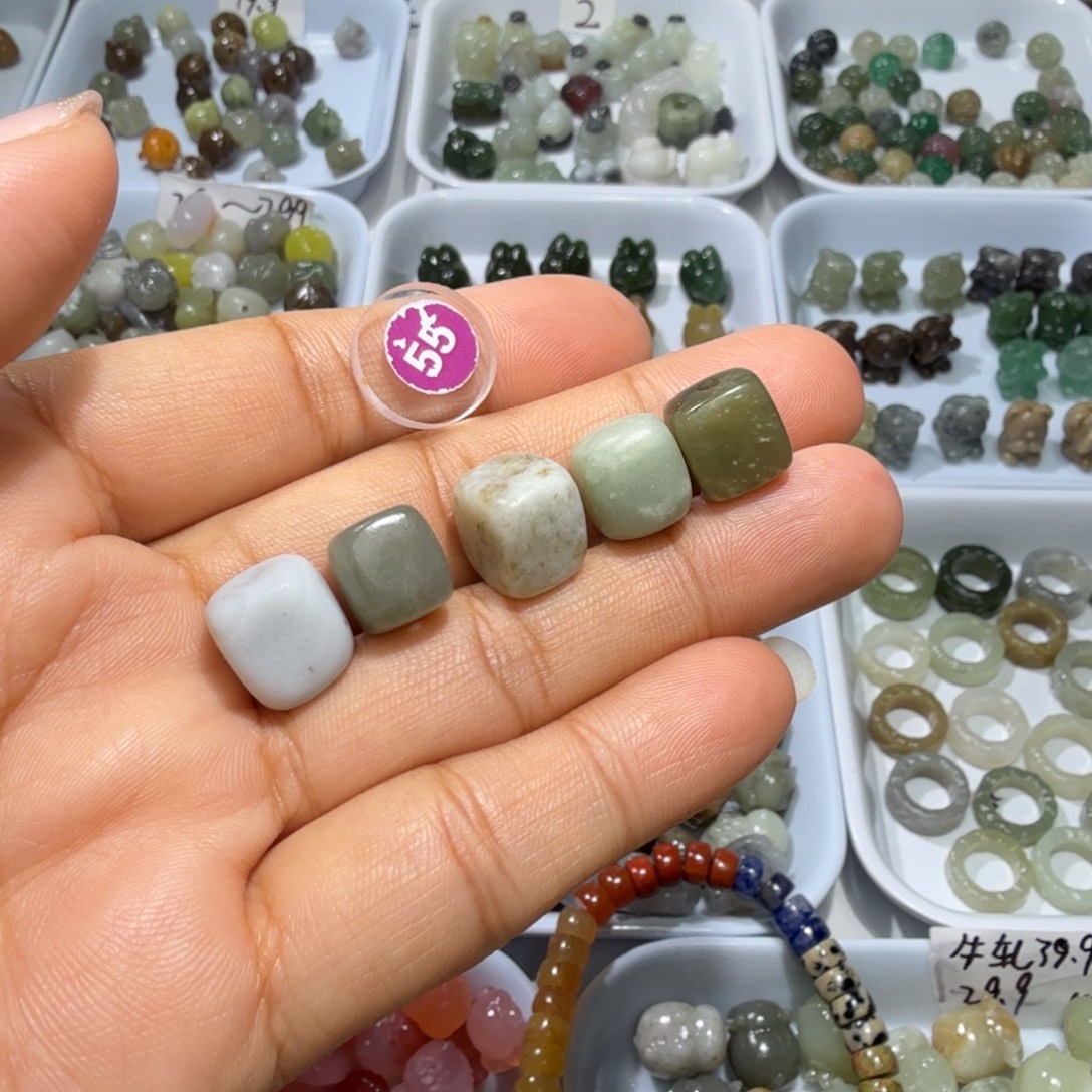 和田玉未镶嵌珠宝奇石