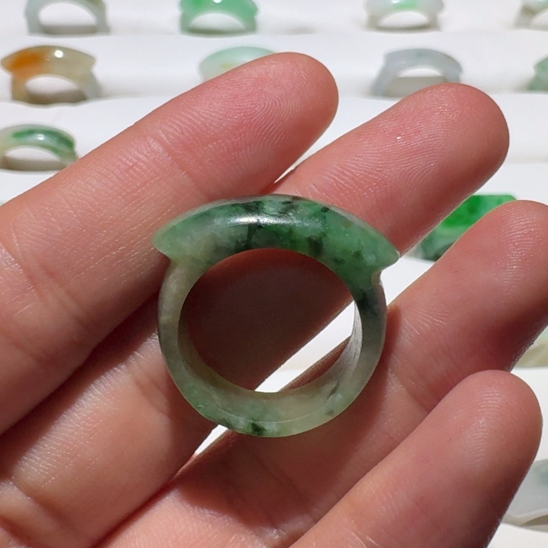 安***A翡翠未镶嵌颈饰111