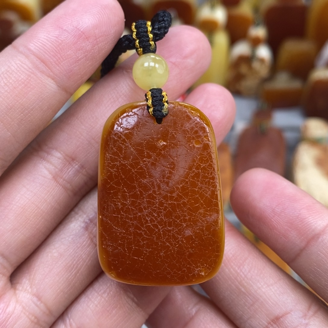 蜜蜡未镶嵌珠宝奇石