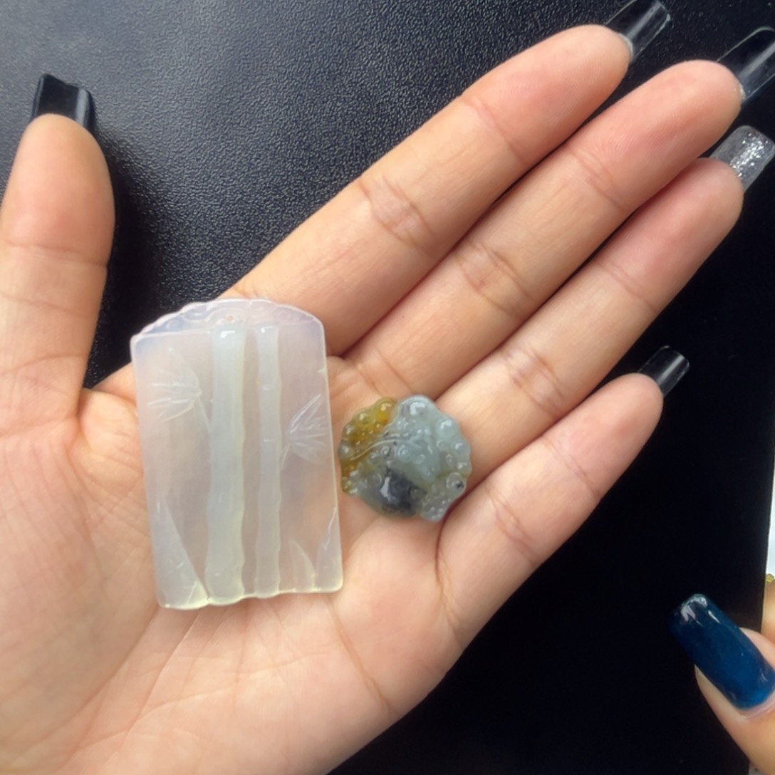 蛇纹石玉颈饰未镶嵌