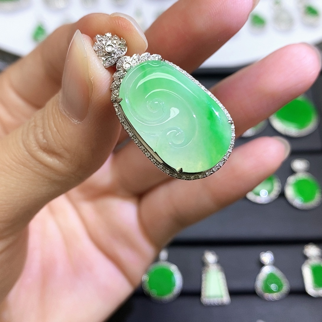 翡翠18K金镶嵌吊坠(不含链)