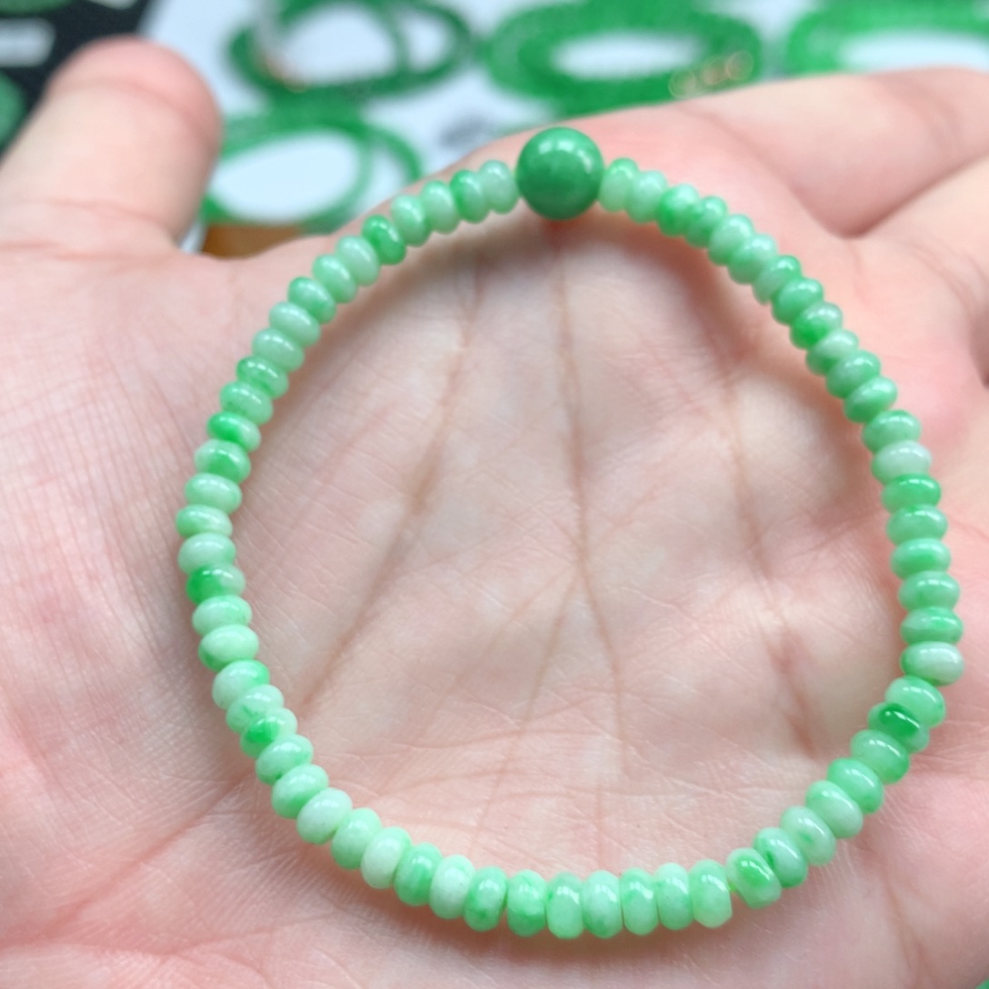 翡翠手链未镶嵌翡翠