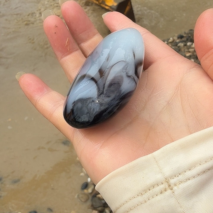 颈饰未镶嵌和田玉（糖玉）