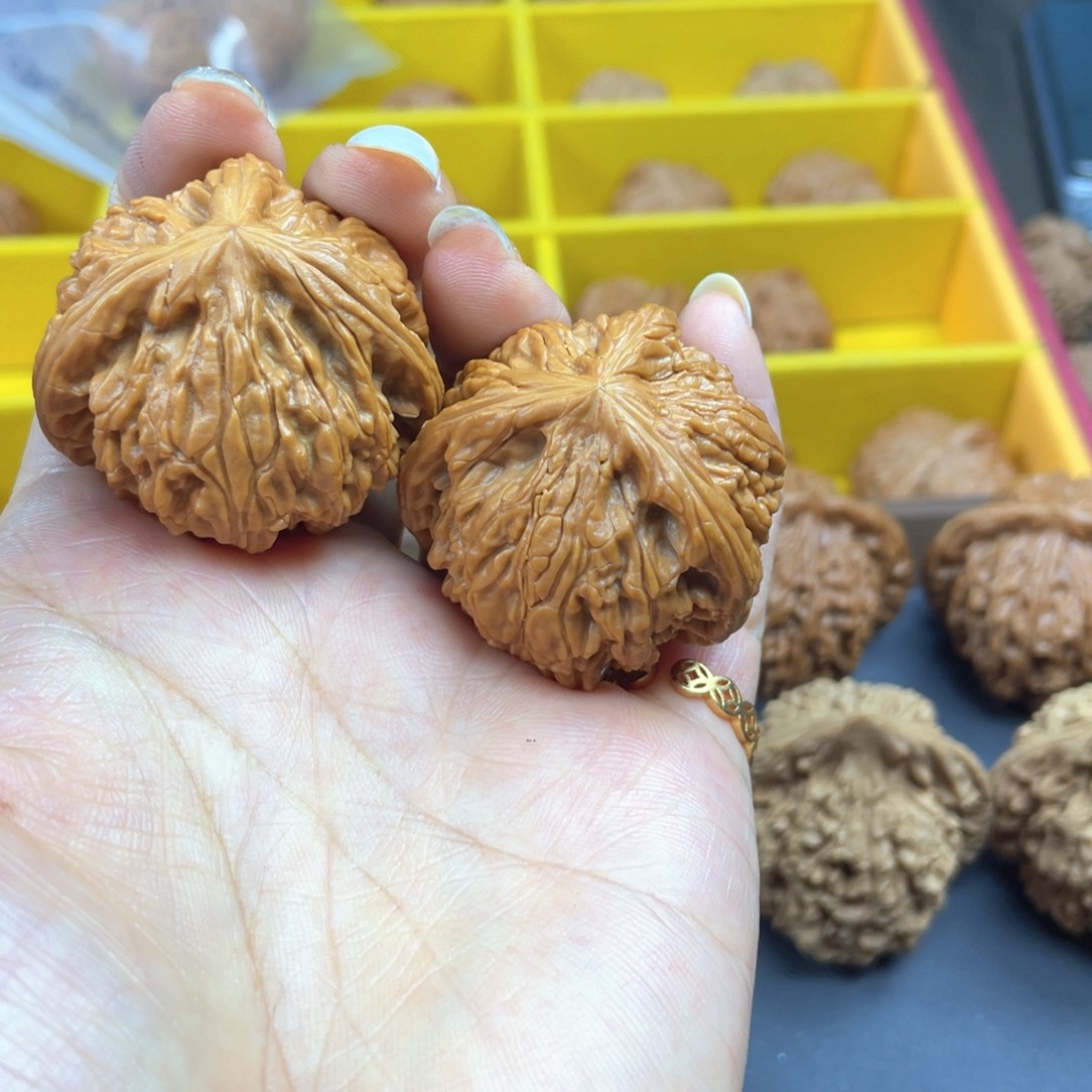 小***慌桃核吊坠Sanling40