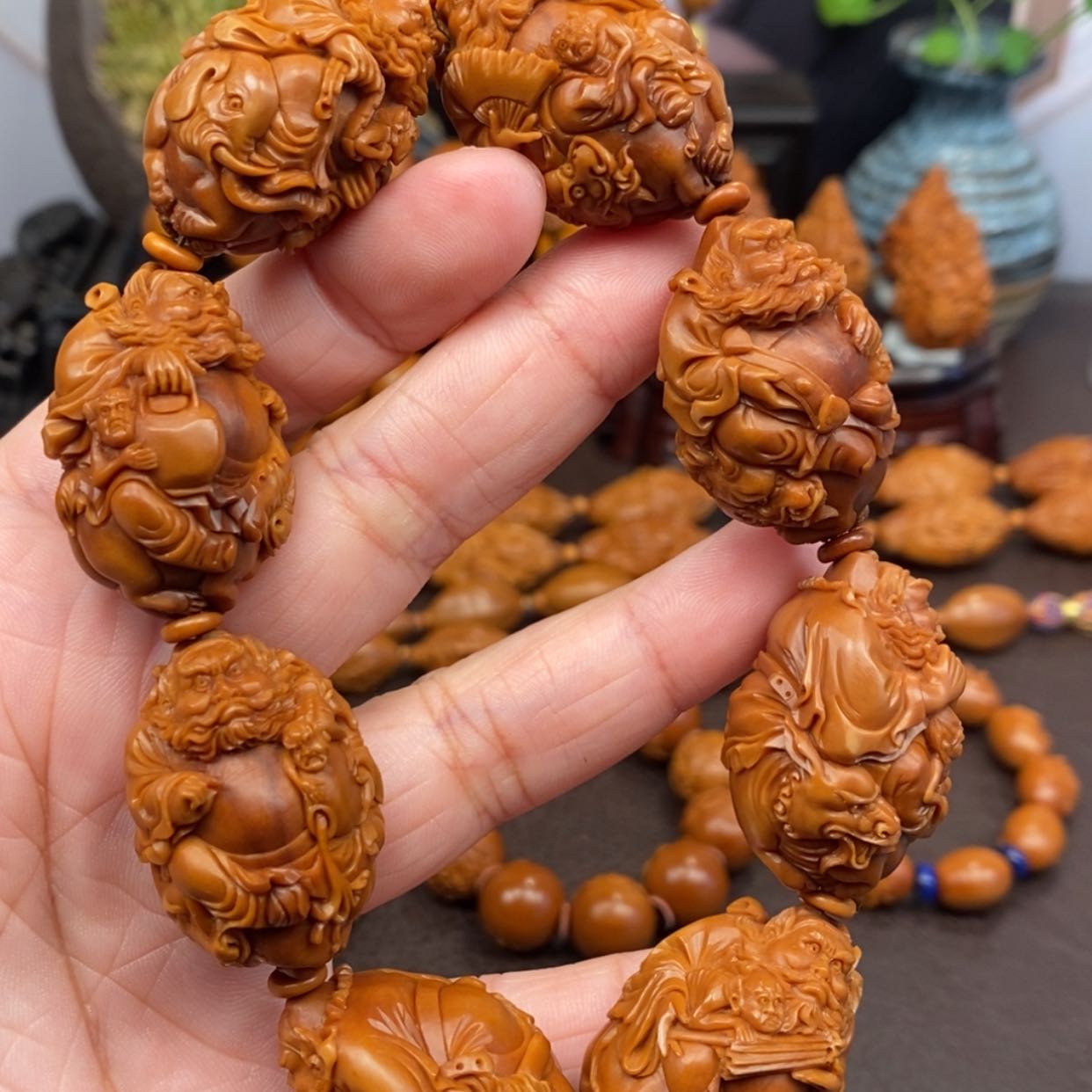 【闪购商品】橄榄核吊坠骑兽钟馗