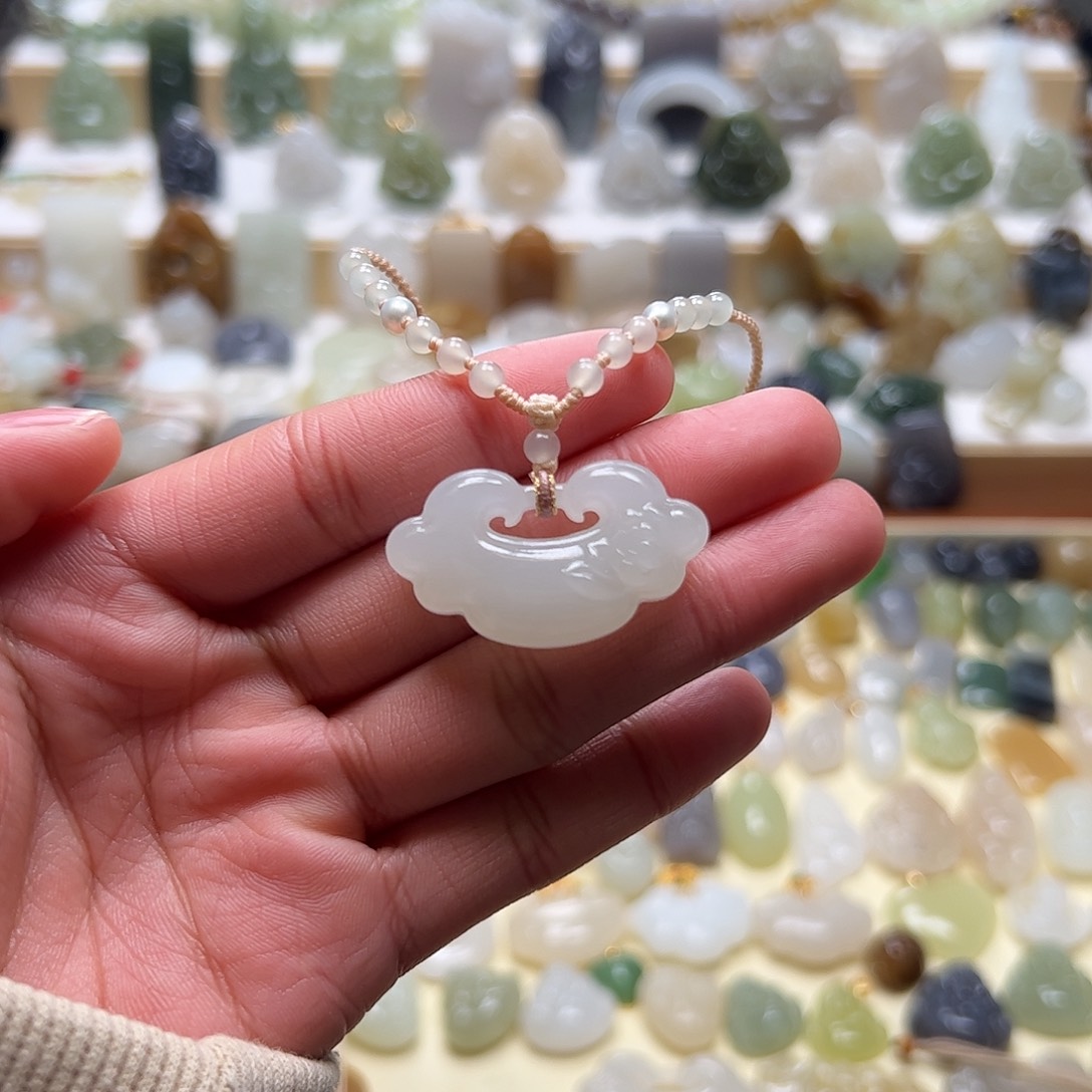 和田玉吊坠(赠链)未镶嵌倩*