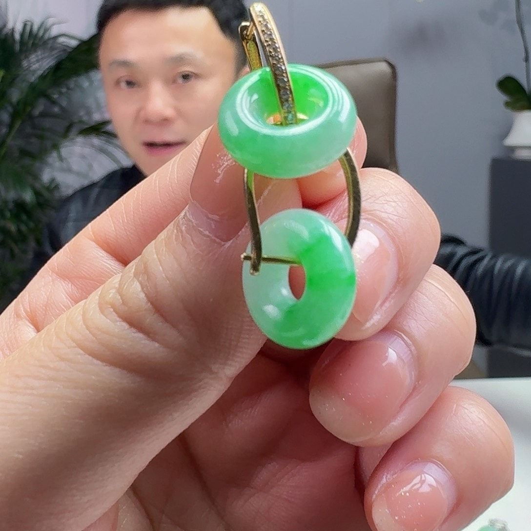 翡翠耳饰18K金镶嵌天然