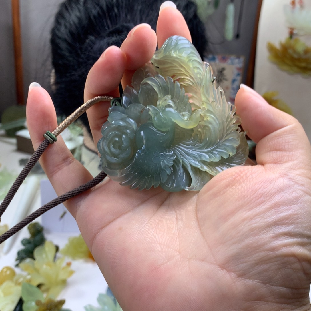 有****蛇纹石玉未镶嵌发饰