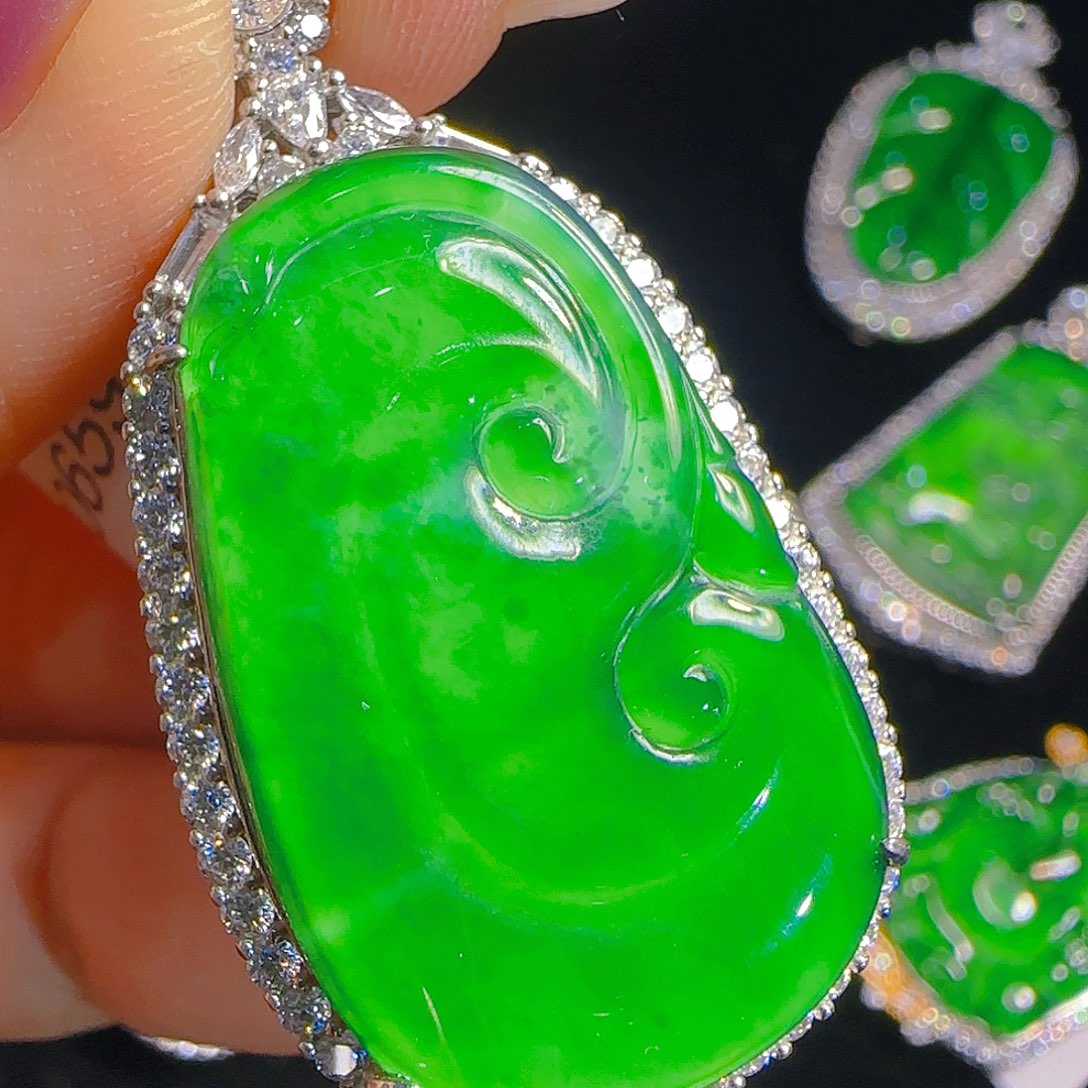 翡翠吊坠(赠链)银S925镶嵌