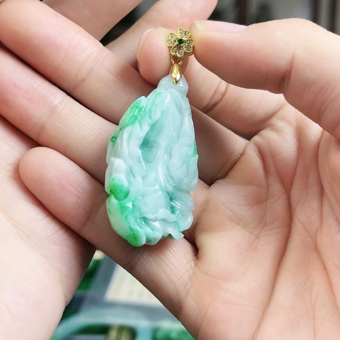 翡翠颈饰未镶嵌吊坠