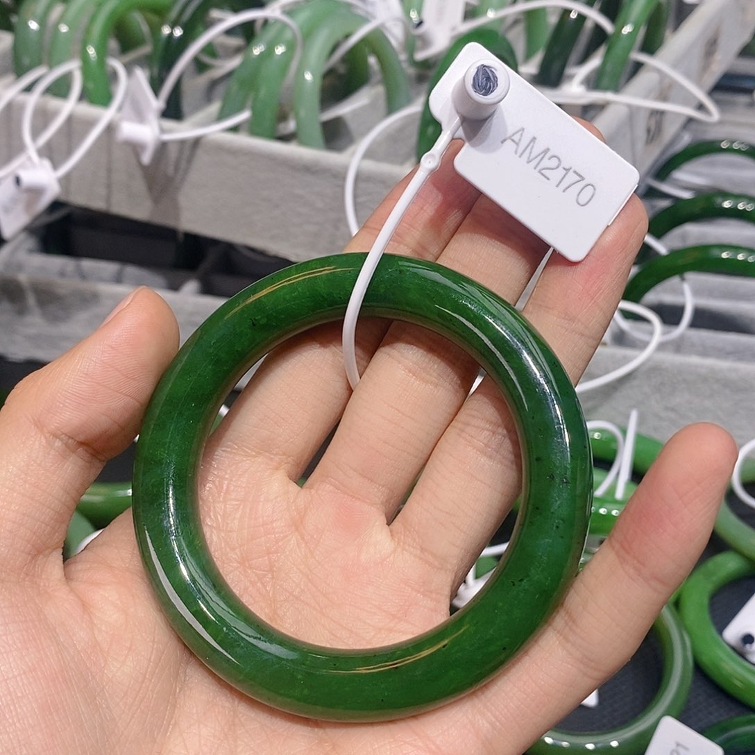 和田玉（碧玉）未镶嵌手镯