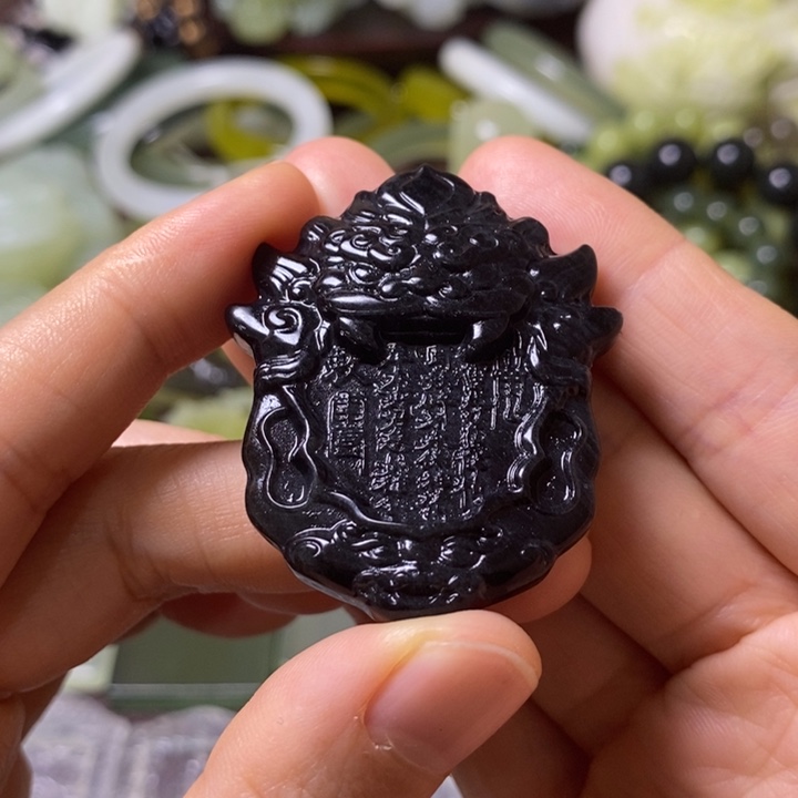 岫玉岫玉颈饰未镶嵌