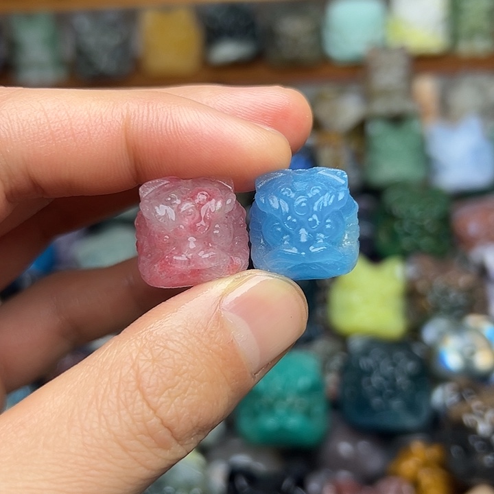 石材醒狮小白小白