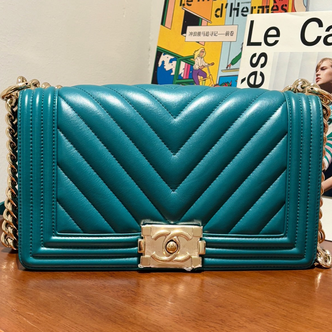 99新 Chanel/香奈儿 19P绿金V纹牛皮Leboy中号 