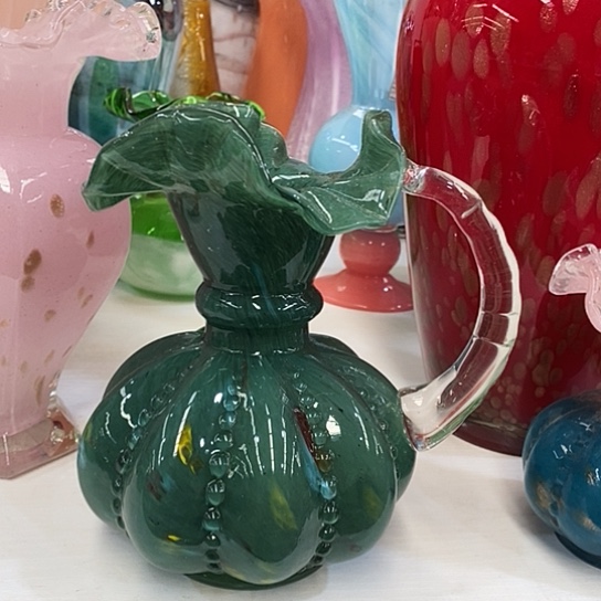 琉璃花瓶高19厘米口径5厘米