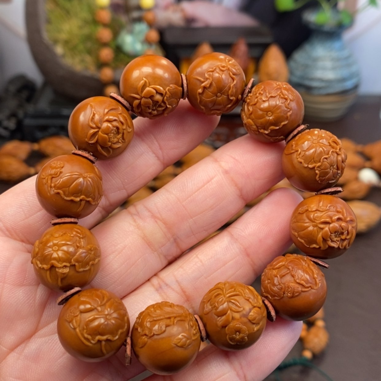 【闪购商品】橄榄核吊坠荷塘月色