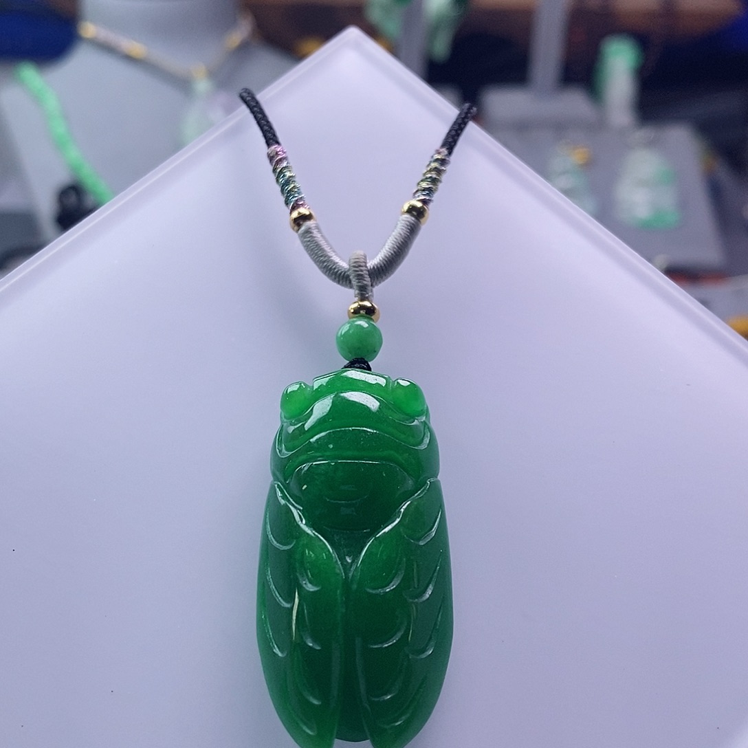 翡翠未镶嵌吊坠(赠链)