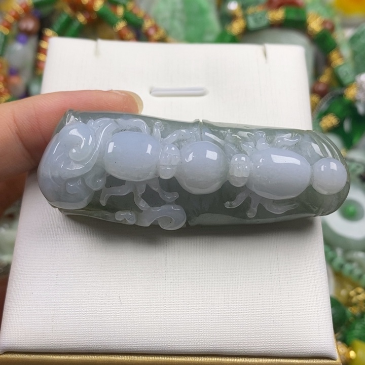 翡翠未镶嵌吊坠(赠链)