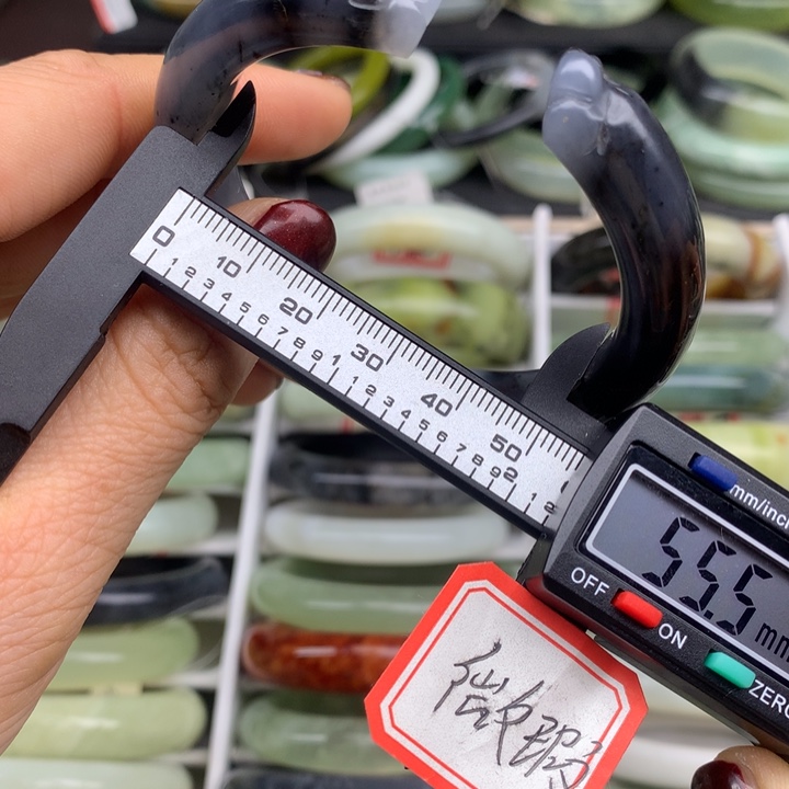 蛇纹石玉未镶嵌手镯786