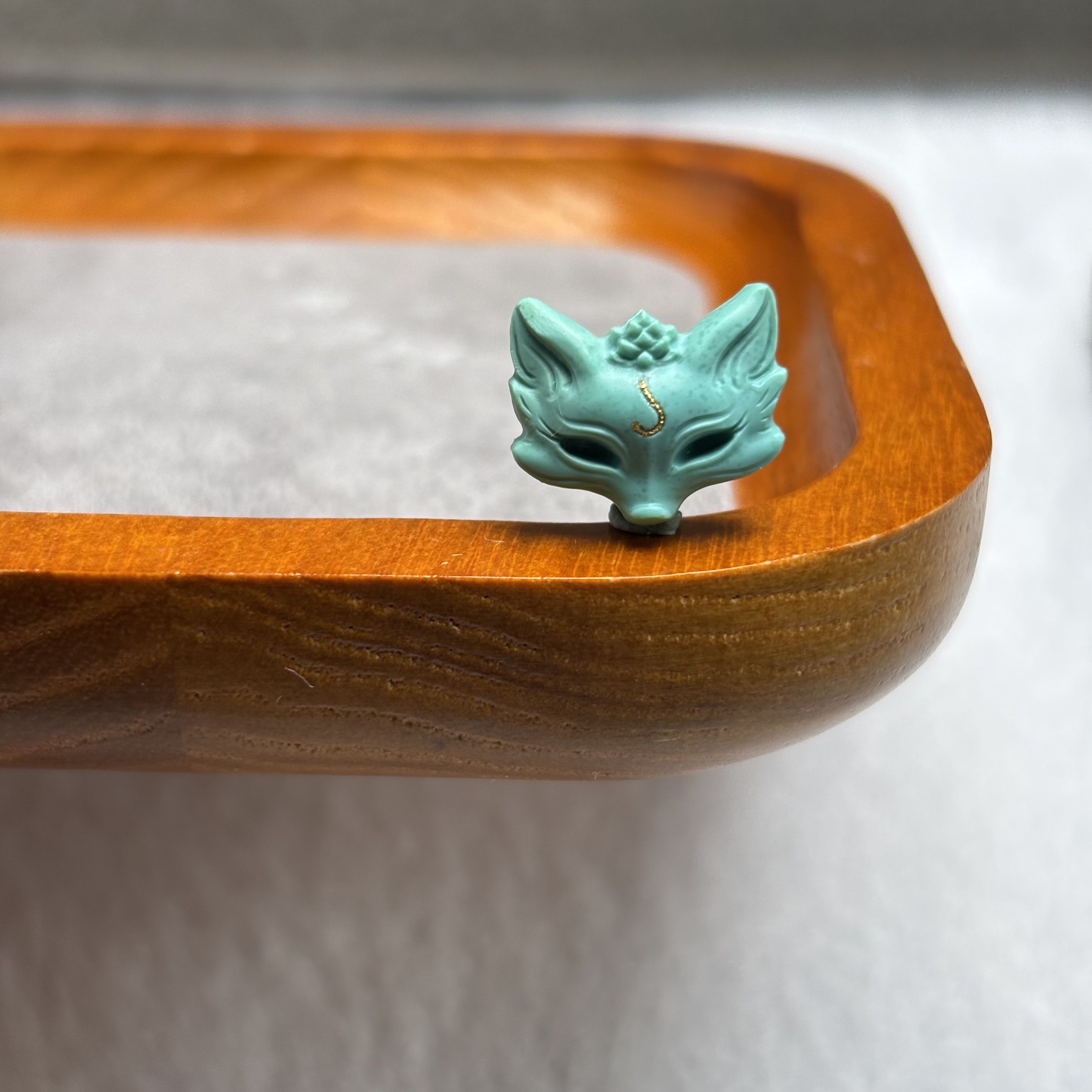 原矿绿松石高瓷精雕狐狸面