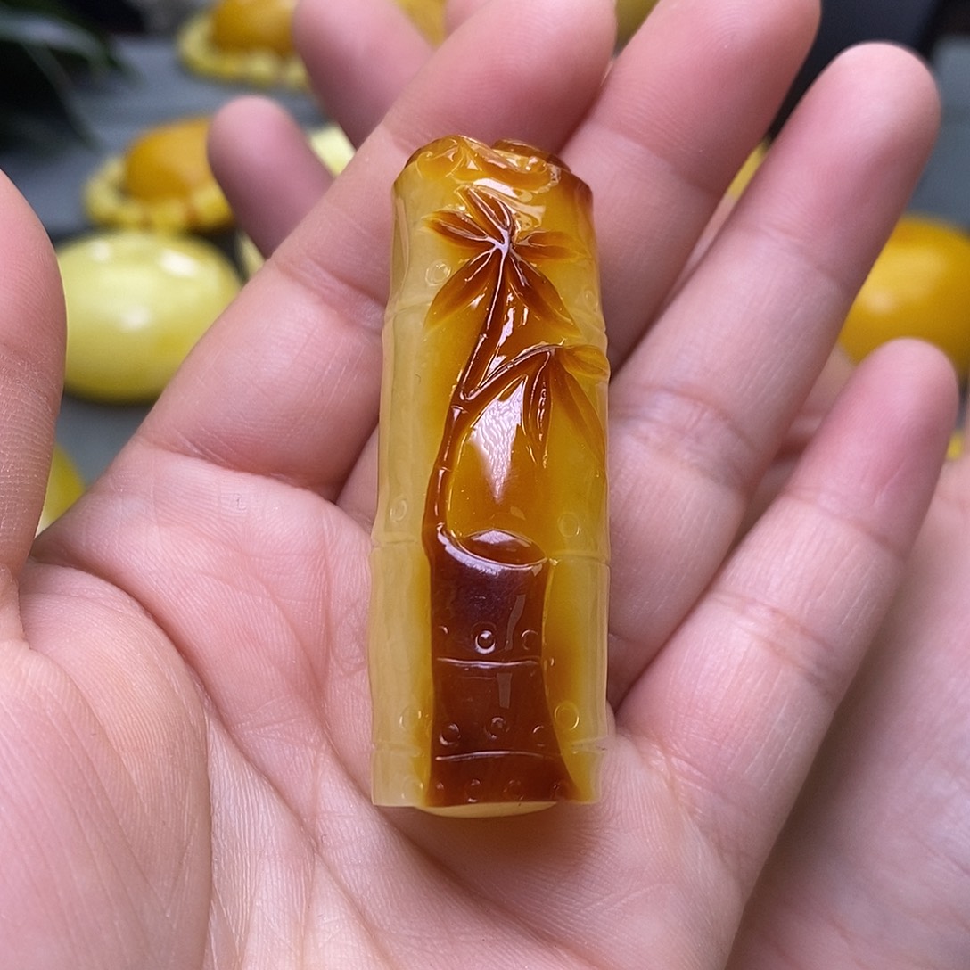 蜜蜡未镶嵌珠宝奇石