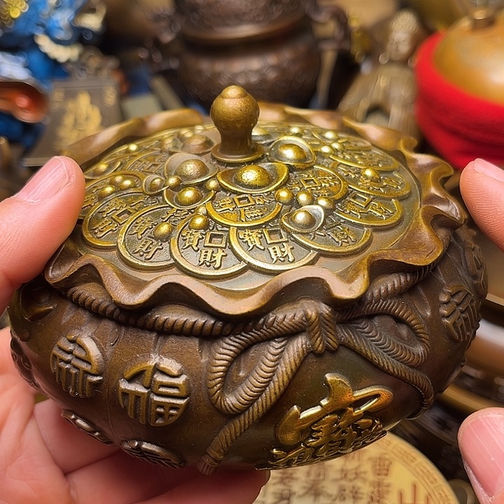 精美铜器批发档口