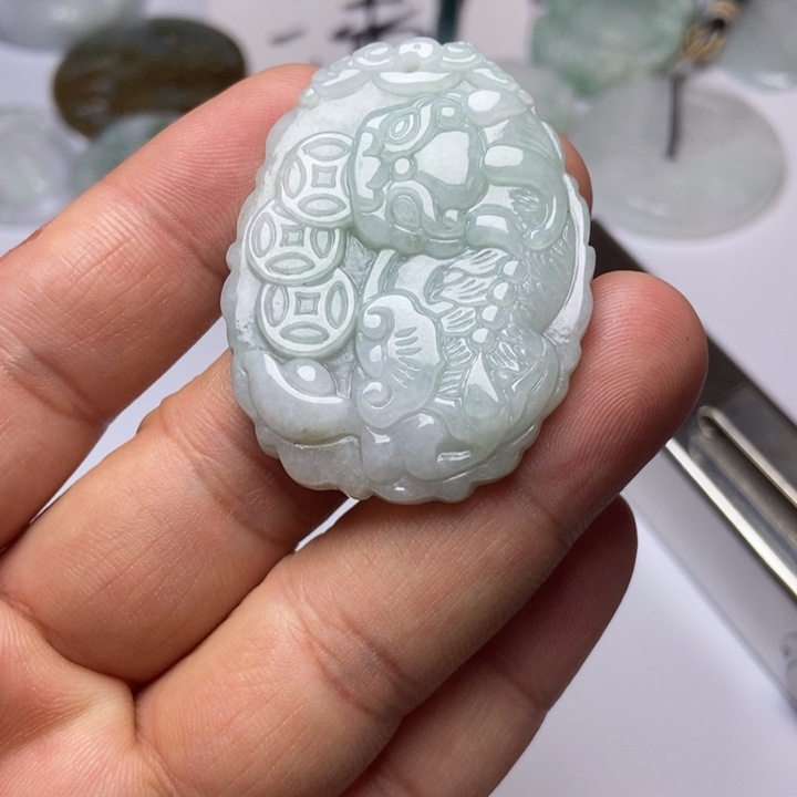 翡翠未镶嵌颈饰翡翠