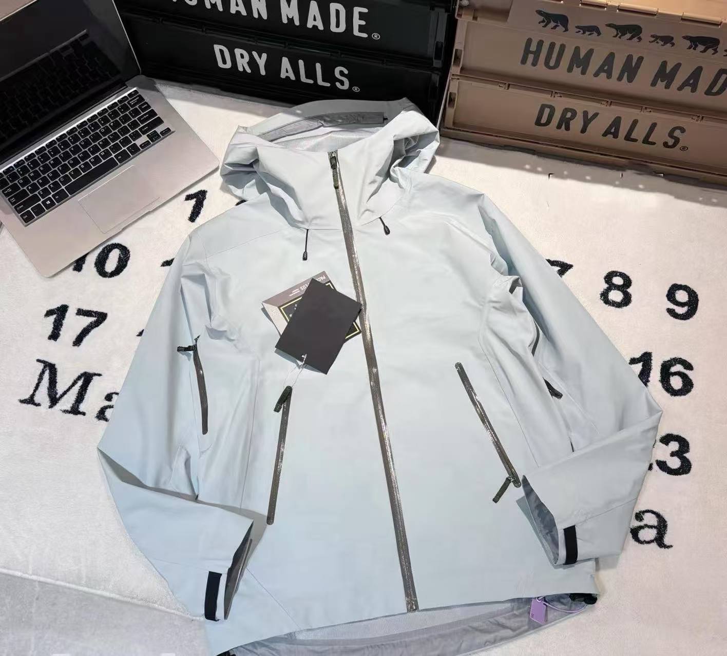 2025年新品（硬壳）LT户外冲锋衣男女同款春夏季压胶轻便