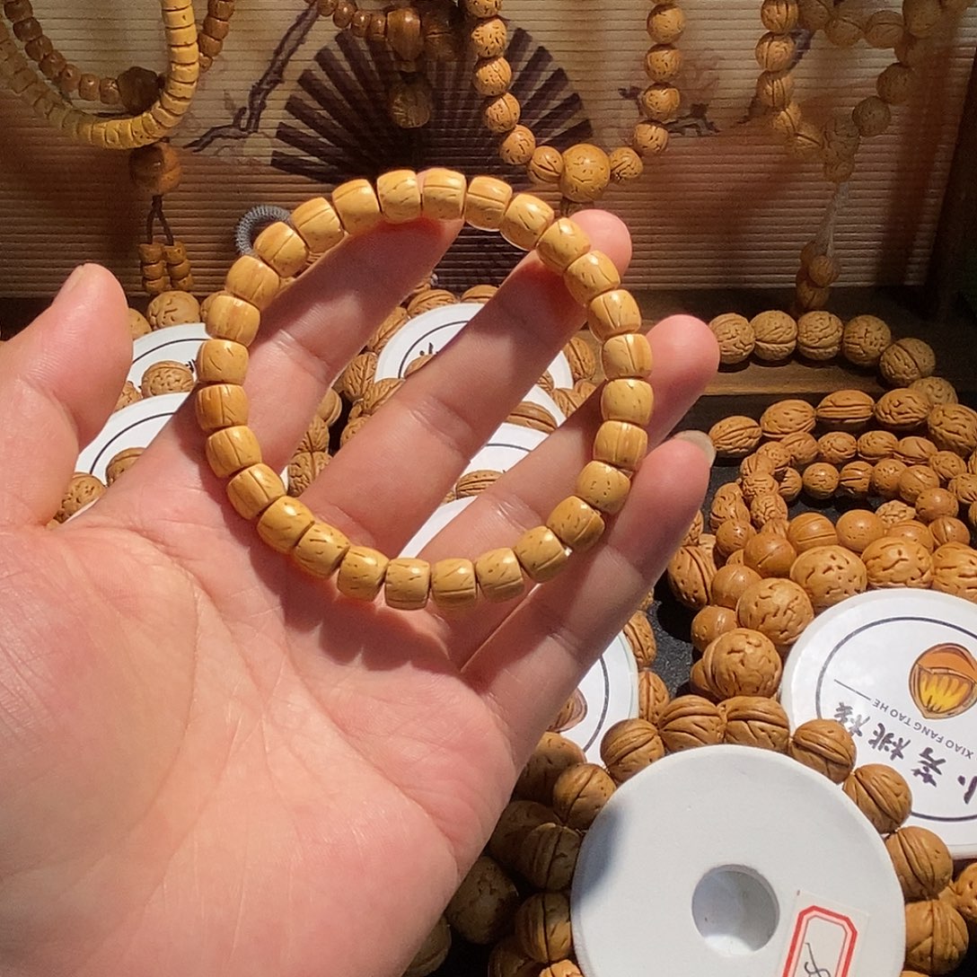 吊坠文玩核桃直切老行奶油皮