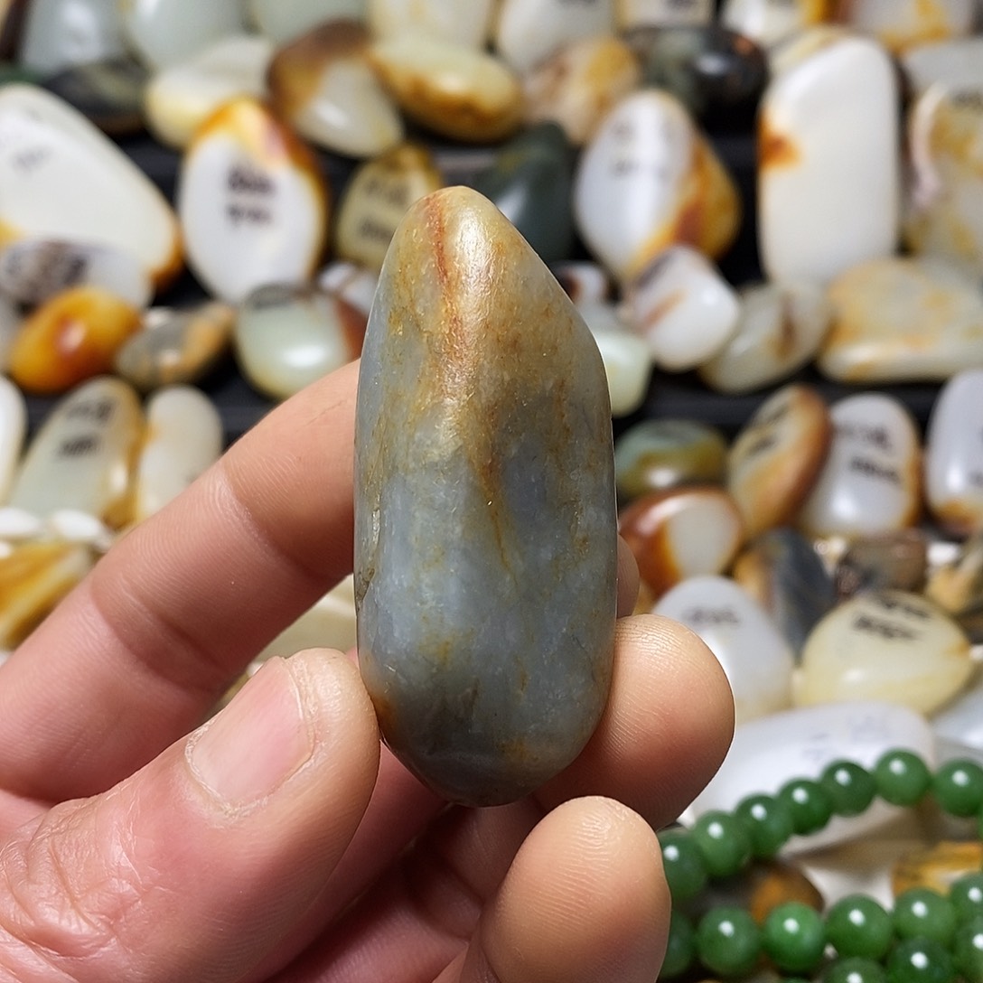 和田玉颈饰未镶嵌吊坠