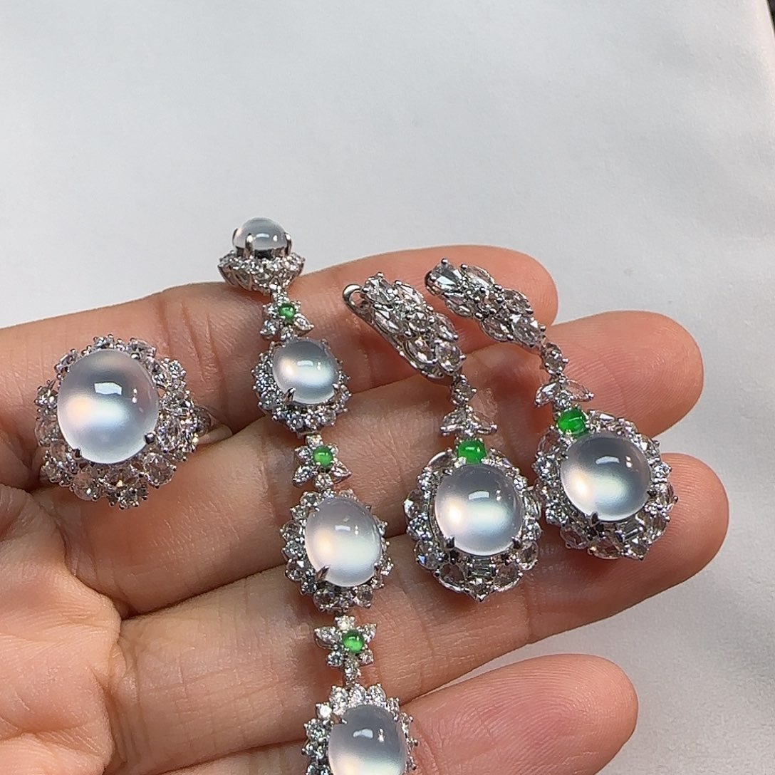 翡翠18K金镶嵌戒指戒指耳坠手链套装