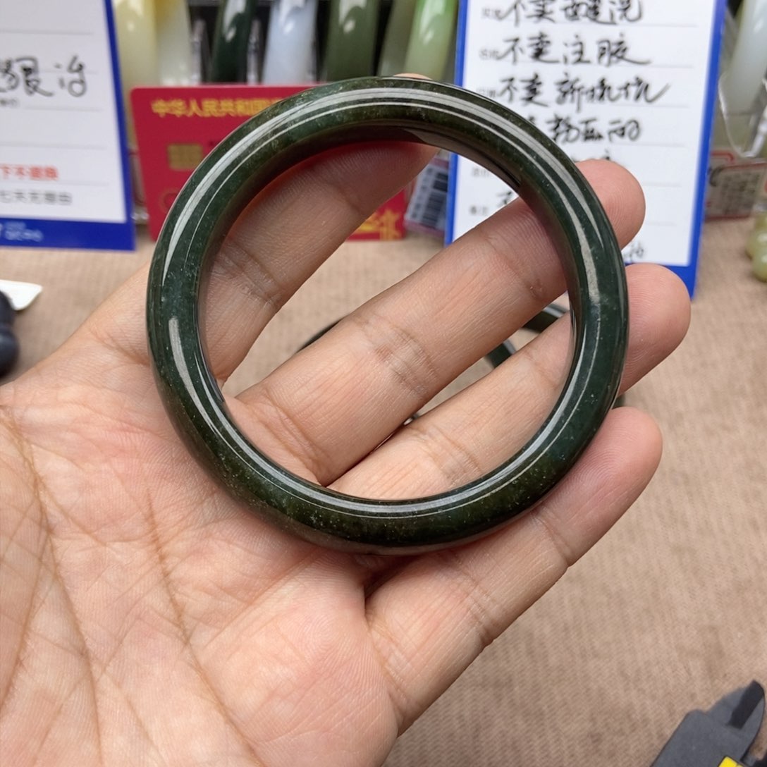 和田玉手镯未镶嵌华*