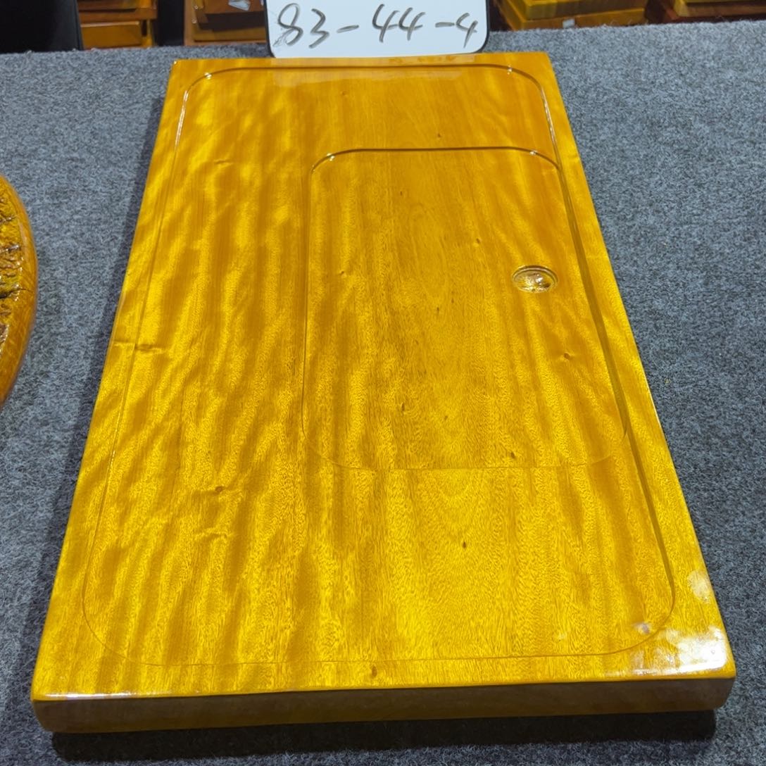 弯***了缅甸大叶金丝楠实木